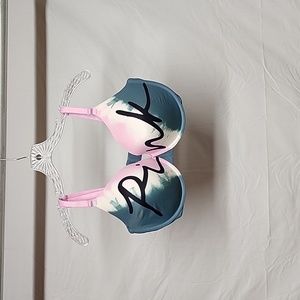 Pink Victoria Secrets Wear Everywhere T-Shirt Underwire Bra
